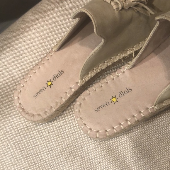 Seven Dials Wendell Tassel Slide. 9M - Picture 3 of 8